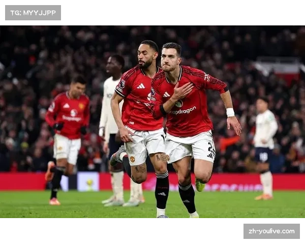 替补奇兵库尼亚替补登场轰世界波，曼联客场激情庆祝