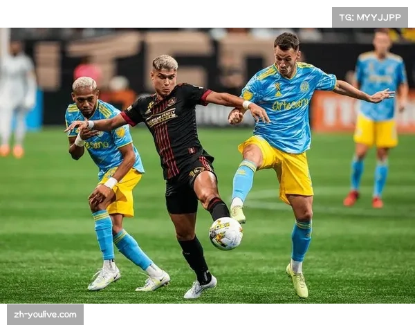 亚特兰大十人战平科莫,帕拉迪诺盛赞球队“牺牲精神” 亚特兰大十人战平科莫,帕拉迪诺盛赞球队“牺牲精神”